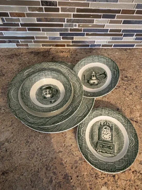The Old Curiosity Shop 5 - Piece Green Dinner Dishes Vintage #1 - Picture 7 of 15